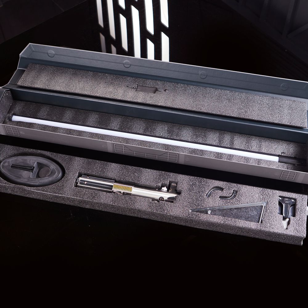 Disney Skywalker Legacy LIGHTSABER Collectible Set – Star Wars